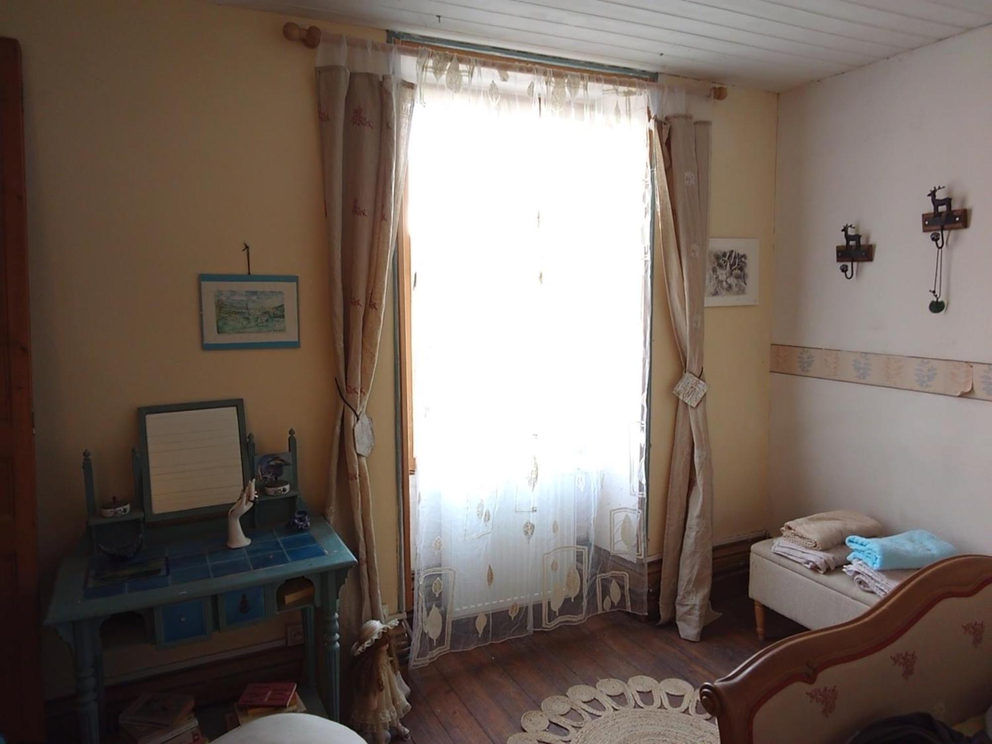 La Grille Fleurie, Chambres D'Hote Chez L'Habitant Arthonnay Eksteriør billede