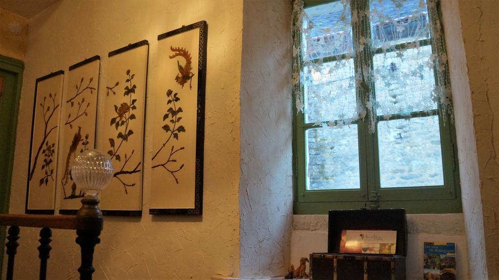 La Grille Fleurie, Chambres D'Hote Chez L'Habitant Arthonnay Eksteriør billede