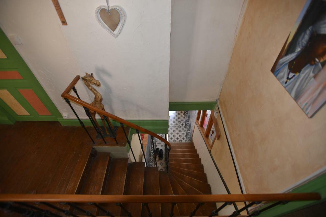 La Grille Fleurie, Chambres D'Hote Chez L'Habitant Arthonnay Eksteriør billede